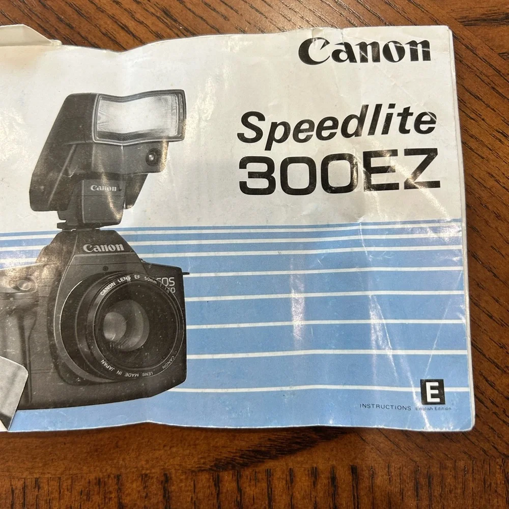 Canon EOS 650 Working-Vintage Camera bundle with Tripods and zoom lense